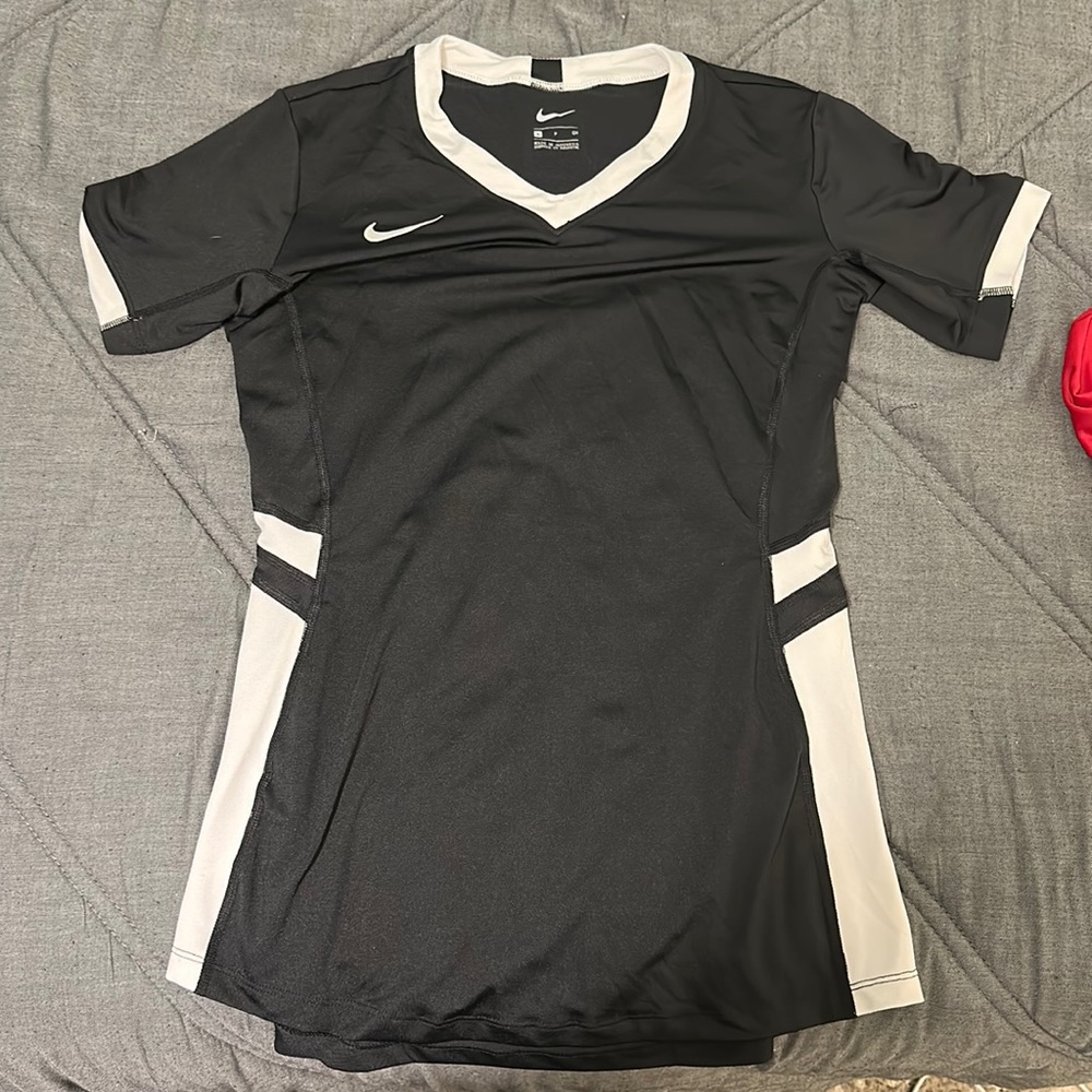 NWOT Nike jersey workout shirt